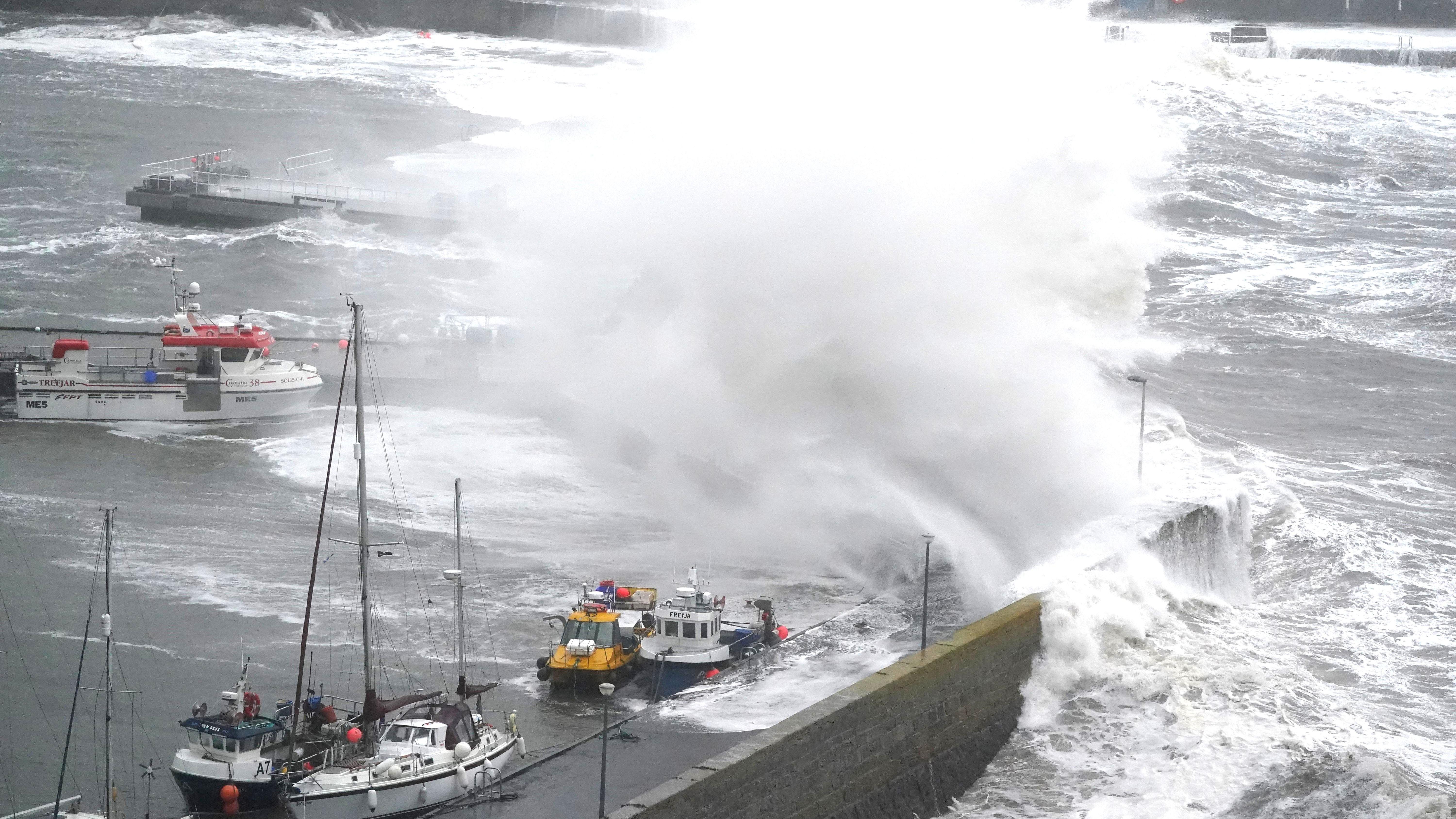 Storm Floris to bring 'unseasonably strong winds' to UK