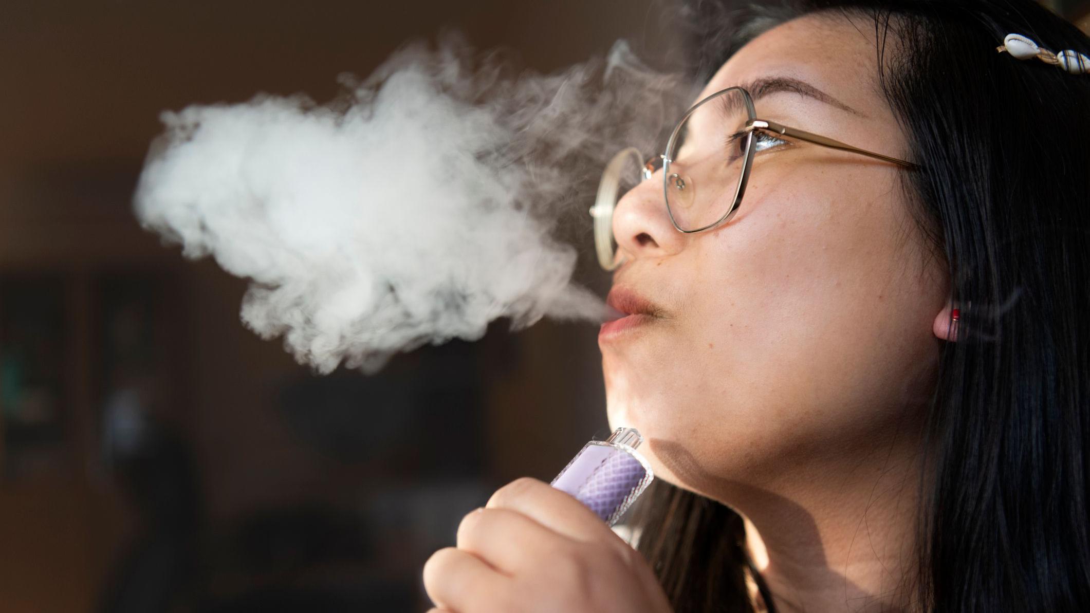 Sharp rise in vaping among young adults who never regularly smoked