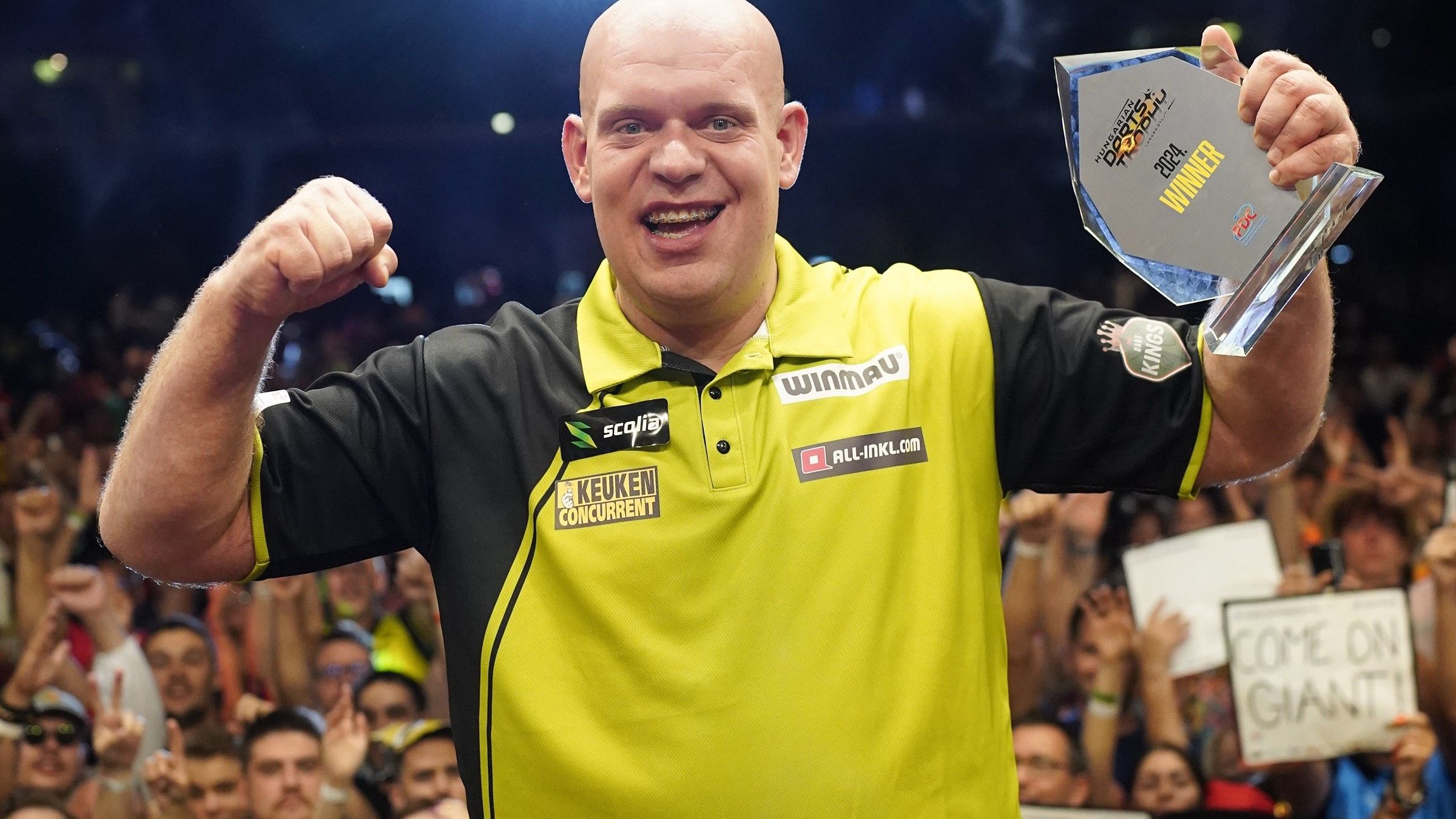 Hungarian Darts Trophy: Michael van Gerwen beats Gian van Veen