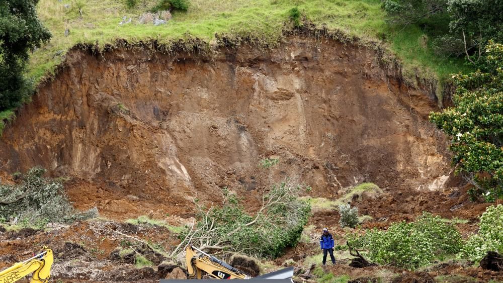 New Zealand calls off rescue efforts for six missing after landslide - BBC  News