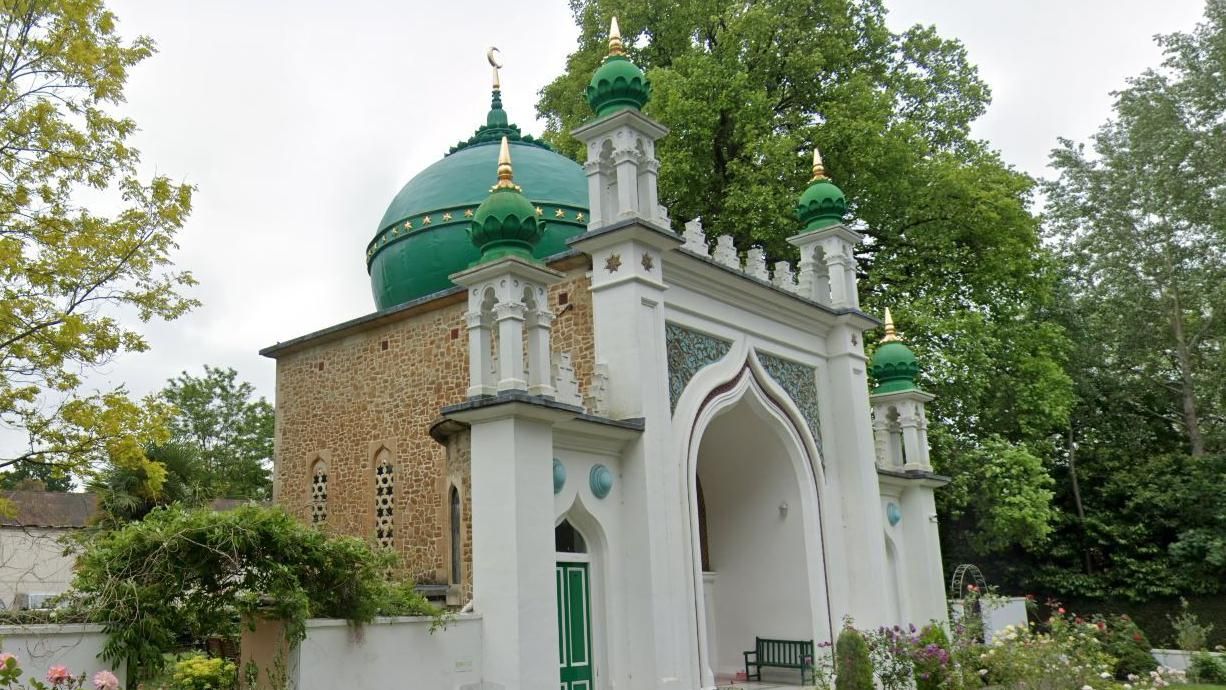 Shah Jahan Mosque