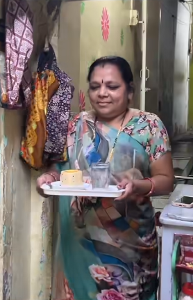 4 అడుగుల వెడల్పు ఇంట్లో 4 తరాలుగా ఉంటున్నాం