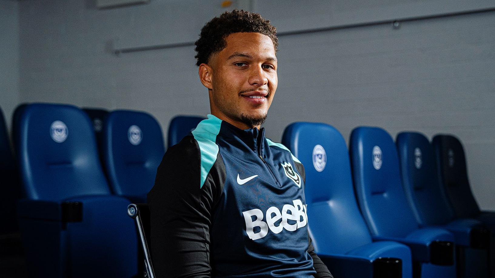 Ibane Bowat: Portsmouth sign Fulham defender - BBC Sport