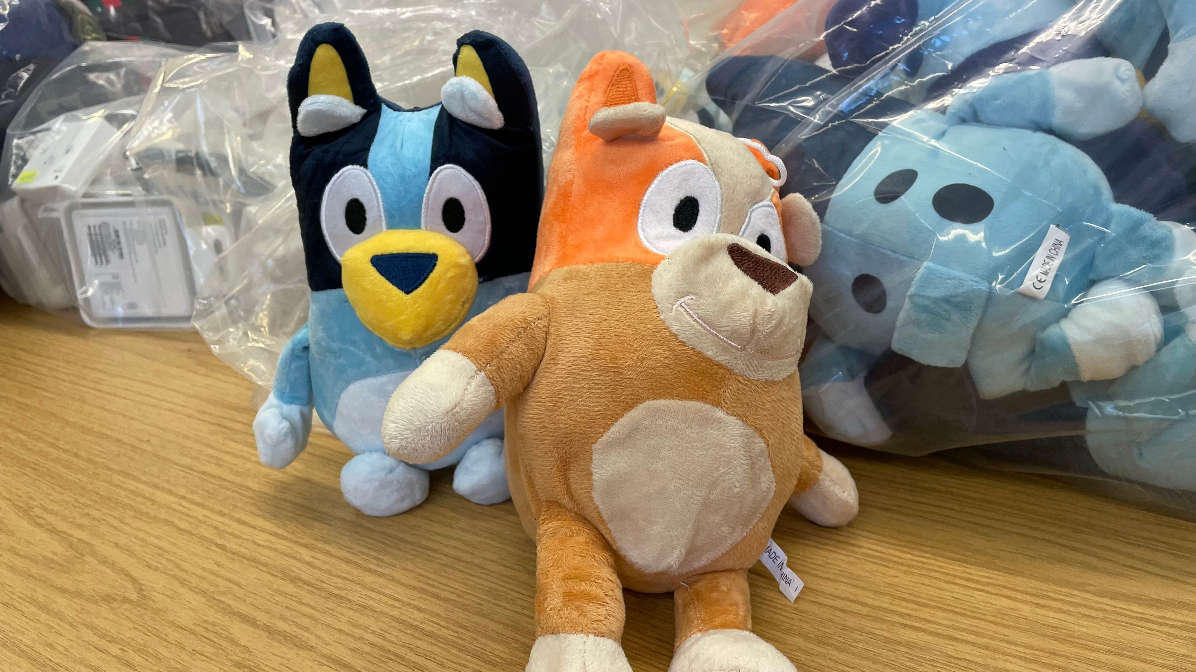 Unsafe toys seized in Lincolnshire - BBC News