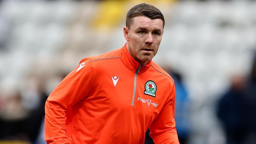 Chesterfield sign ex-Rangers and Sheffield United man John Fleck - BBC Sport