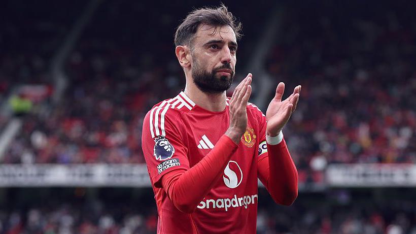 Bruno Fernandes: Manchester United captain rejects move to Saudi side  Al-Hilal - BBC Sport