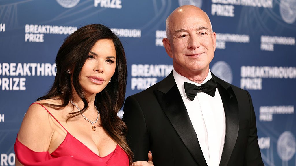 Venice Activists Plan Protests to Disrupt Jeff Bezos's Lavish Wedding 3 Venice activists plan to disrupt Jeff Bezos's wedding