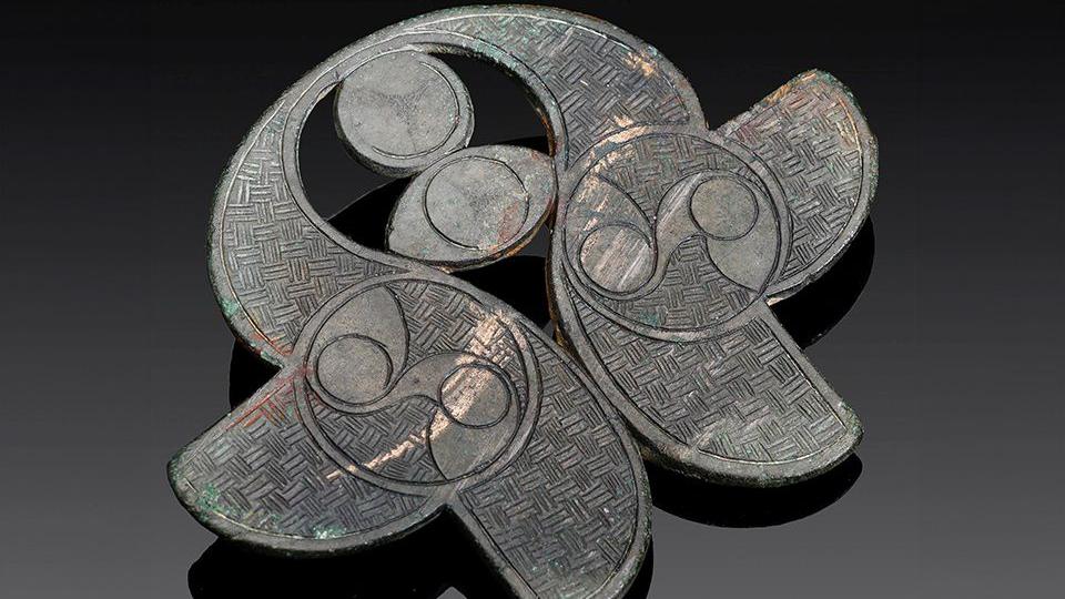 【Llife】BOTTON BROOCH Sutton Scotney brooch: Rare Iron Age object banned from export