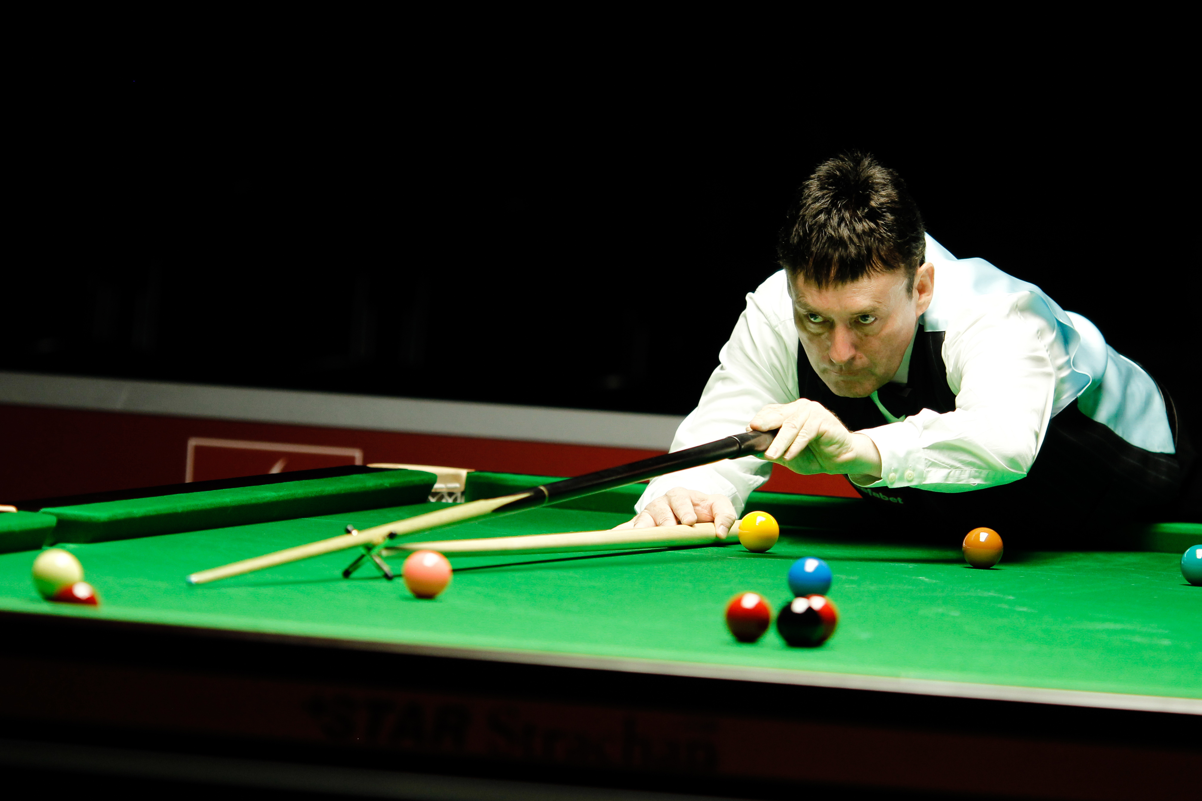 Watch World Seniors Snooker Championship LIVE - Stephen Hendry, Jimmy White and Ken Doherty in action - Live