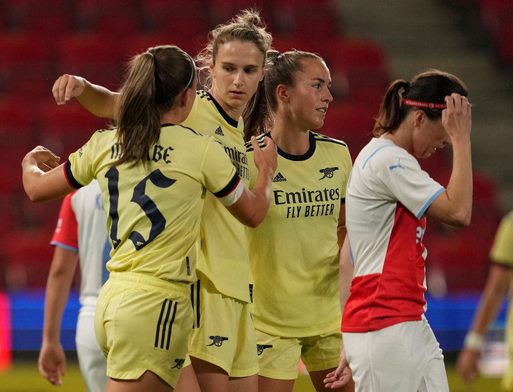 Women's Champions League: Slavia Prague 2-5 Arsenal - Vivianne Miedema  scores four - BBC Sport
