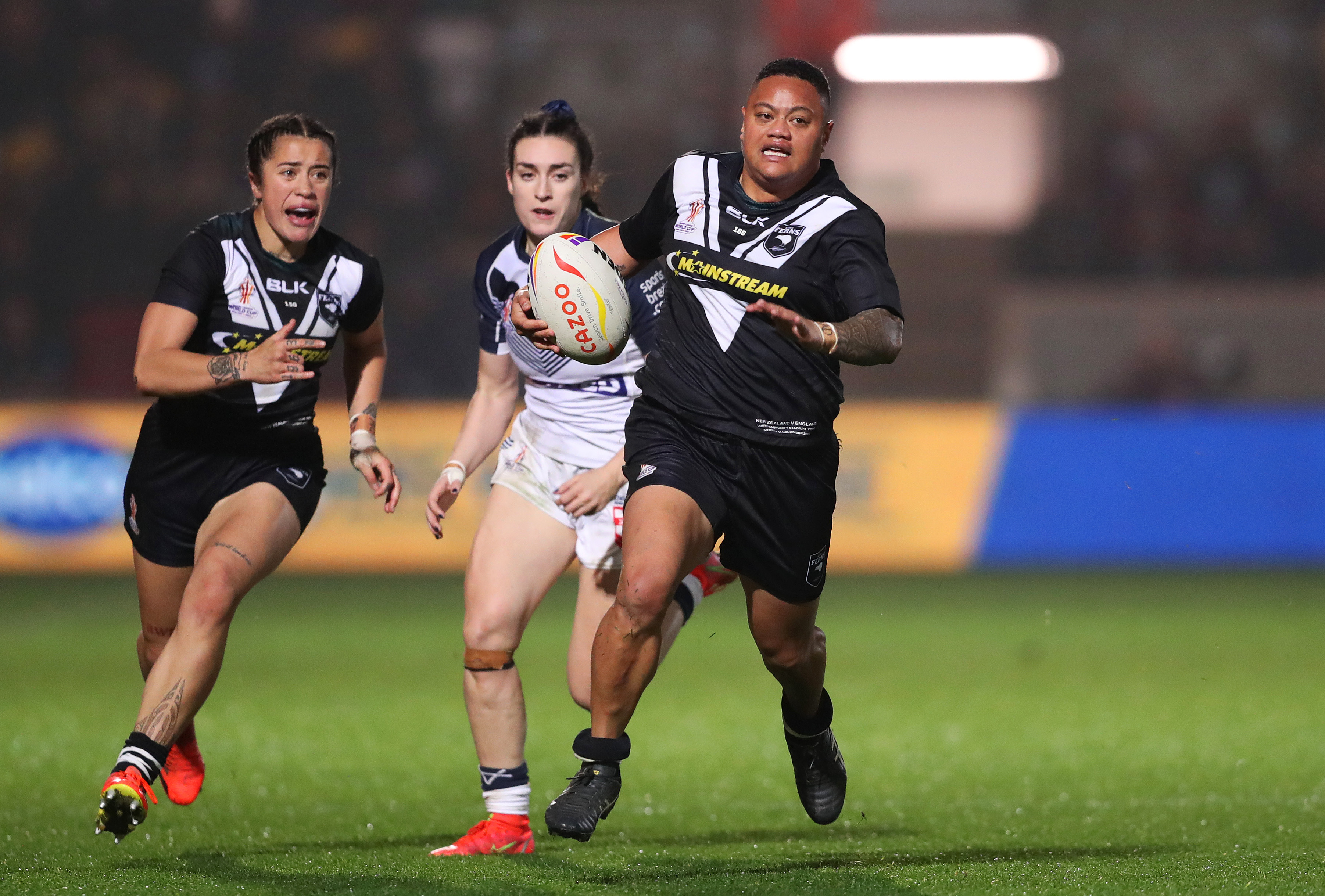 England 6-20 New Zealand: Mele Hufanga inspires Kiwis in Women's