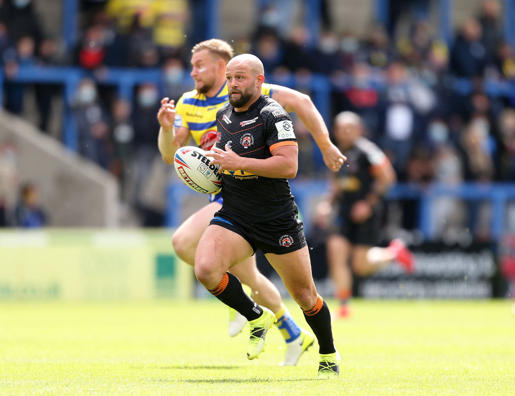 Super League: Castleford Tigers 23-14 Warrington Wolves - Home side hold  off comeback - BBC Sport