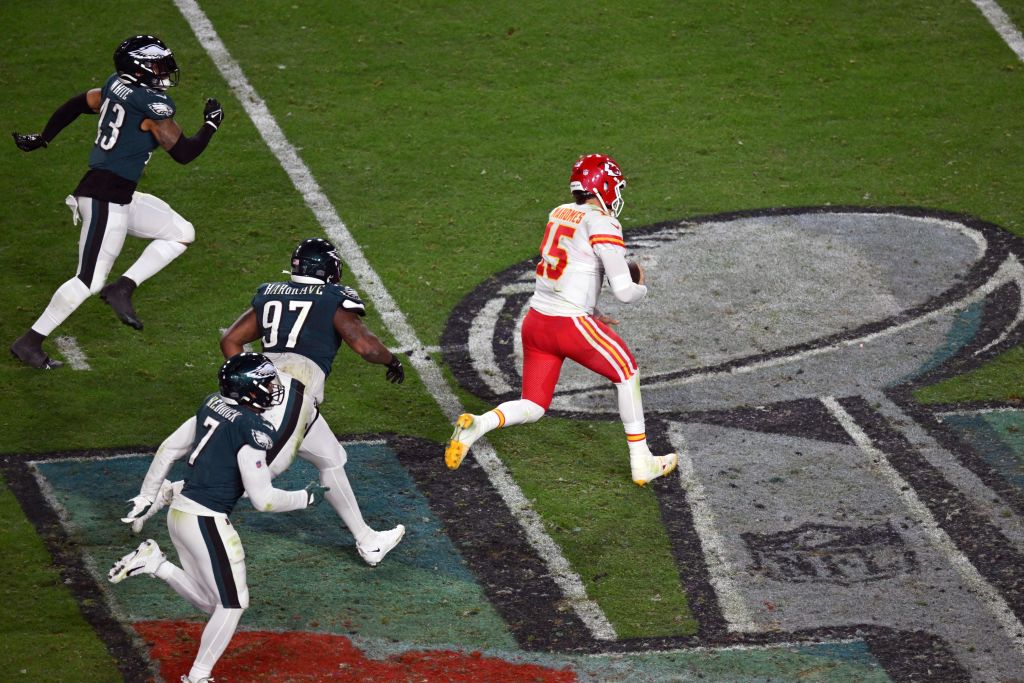 NFL play-offs: Kansas City Chiefs to face Philadelphia Eagles at Super Bowl  57 - Live - BBC Sport