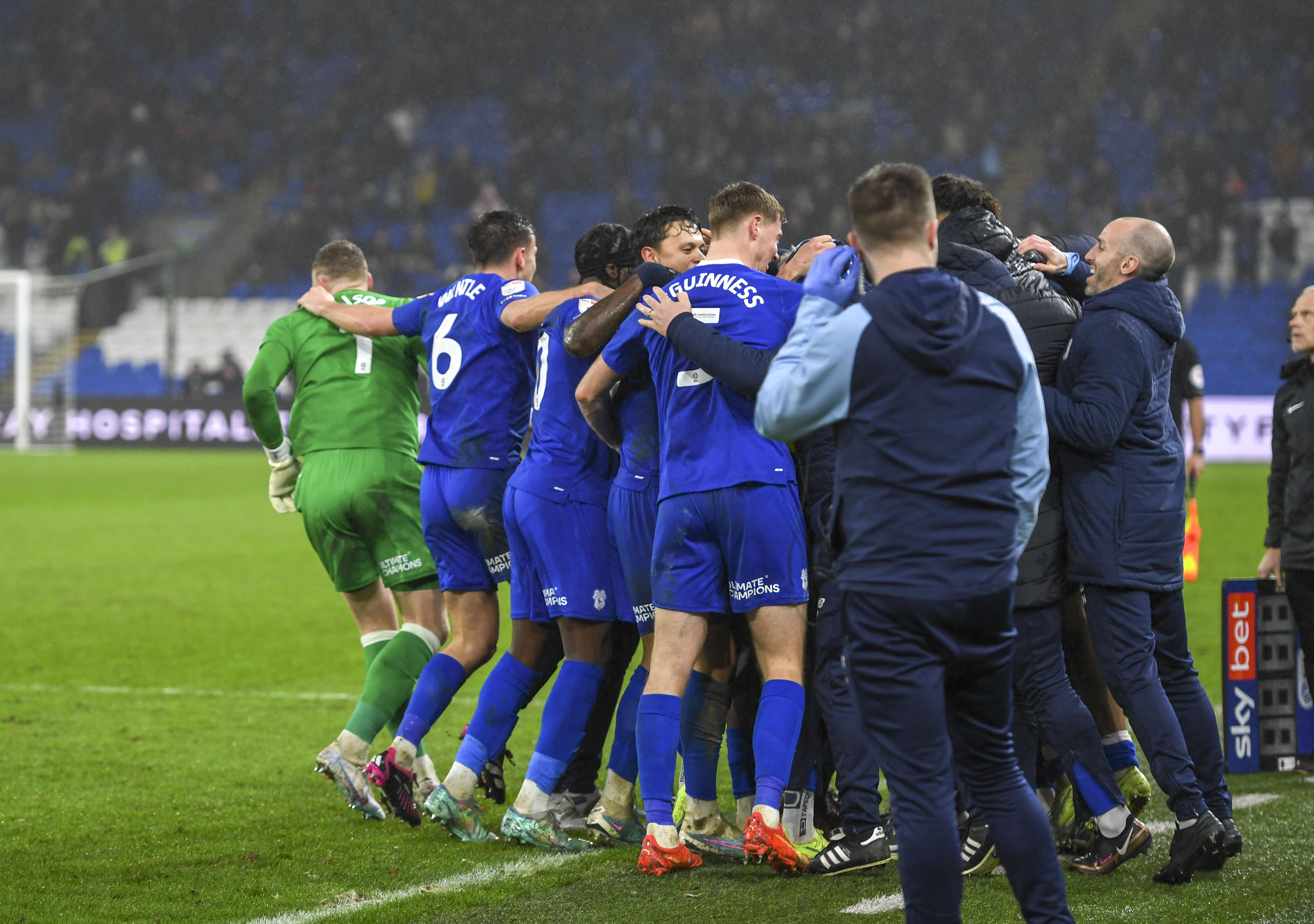 Cardiff City 1-0 Reading: Romaine Sawyers' stoppage-time goal