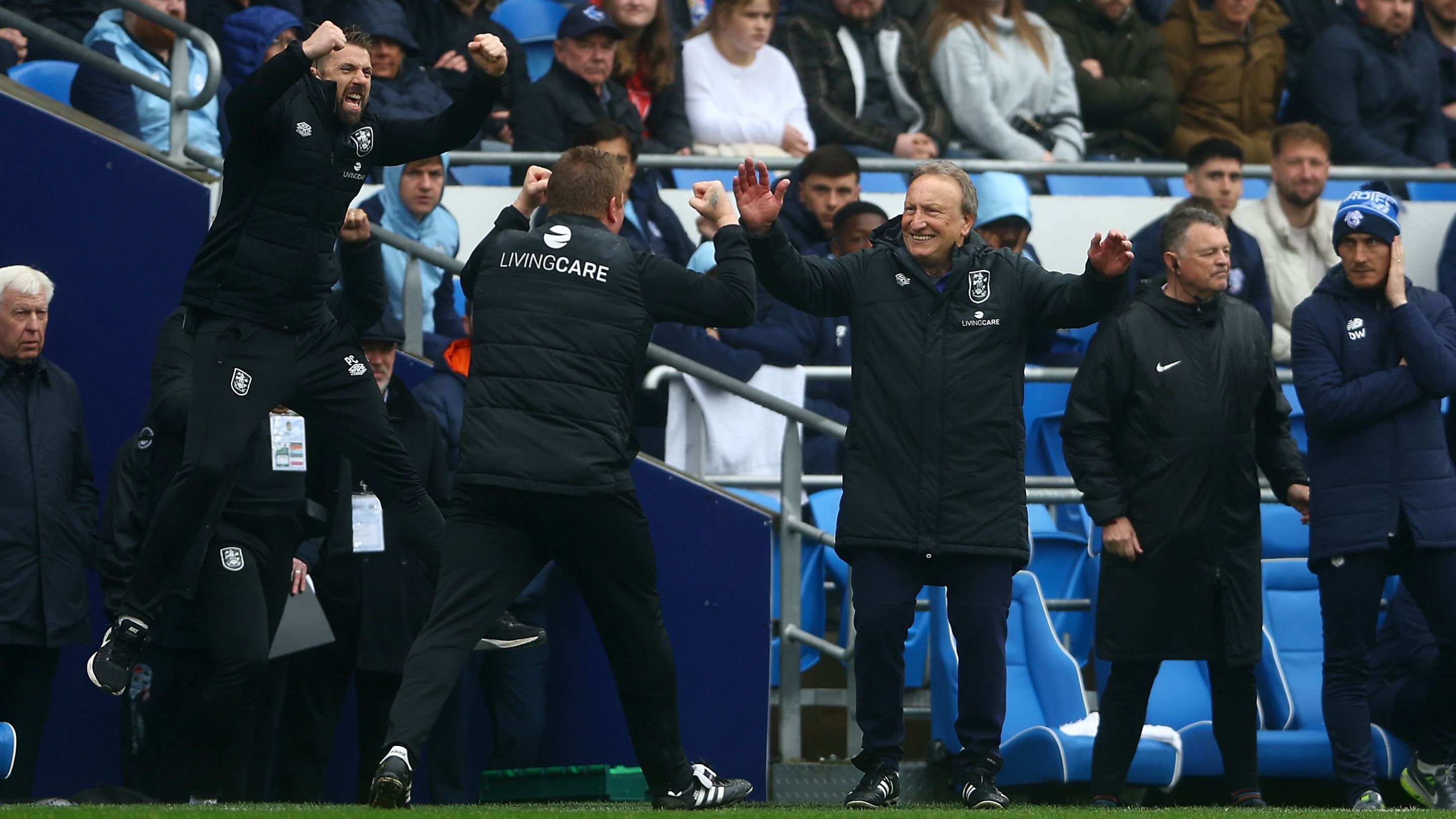 Watch Huddersfield vs. City live on Cardiff City TV!  🎯😁 🌍🇬🇧  Supporters worldwide can watch Cardiff City TV's live match coverage of  tonight's fixture! 📺 🎟️ Buy your Match Pass ➡️