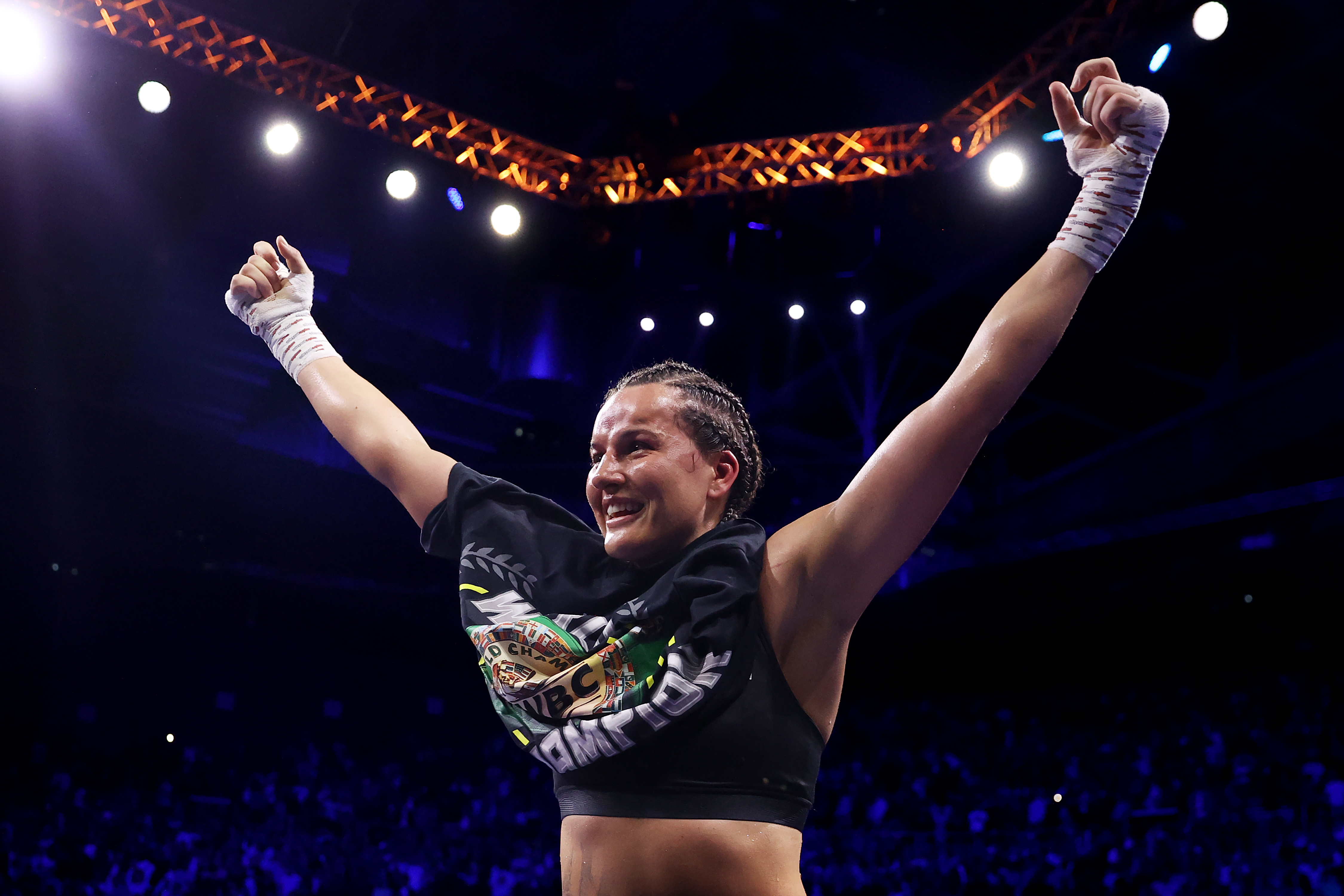 VIDEO: Chantelle Cameron vs. Katie Taylor 2 Live Stream Free (Prelims) -  Sports Illustrated MMA News, Analysis and More