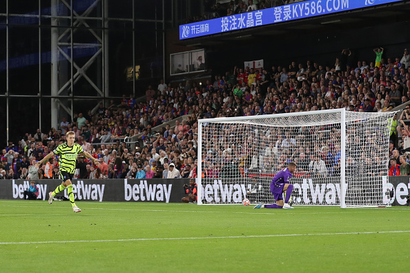 Crystal Palace 0-1 Arsenal LIVE RESULT: Gunners hold on for big win after  Tomiyasu's controversial red card - updates