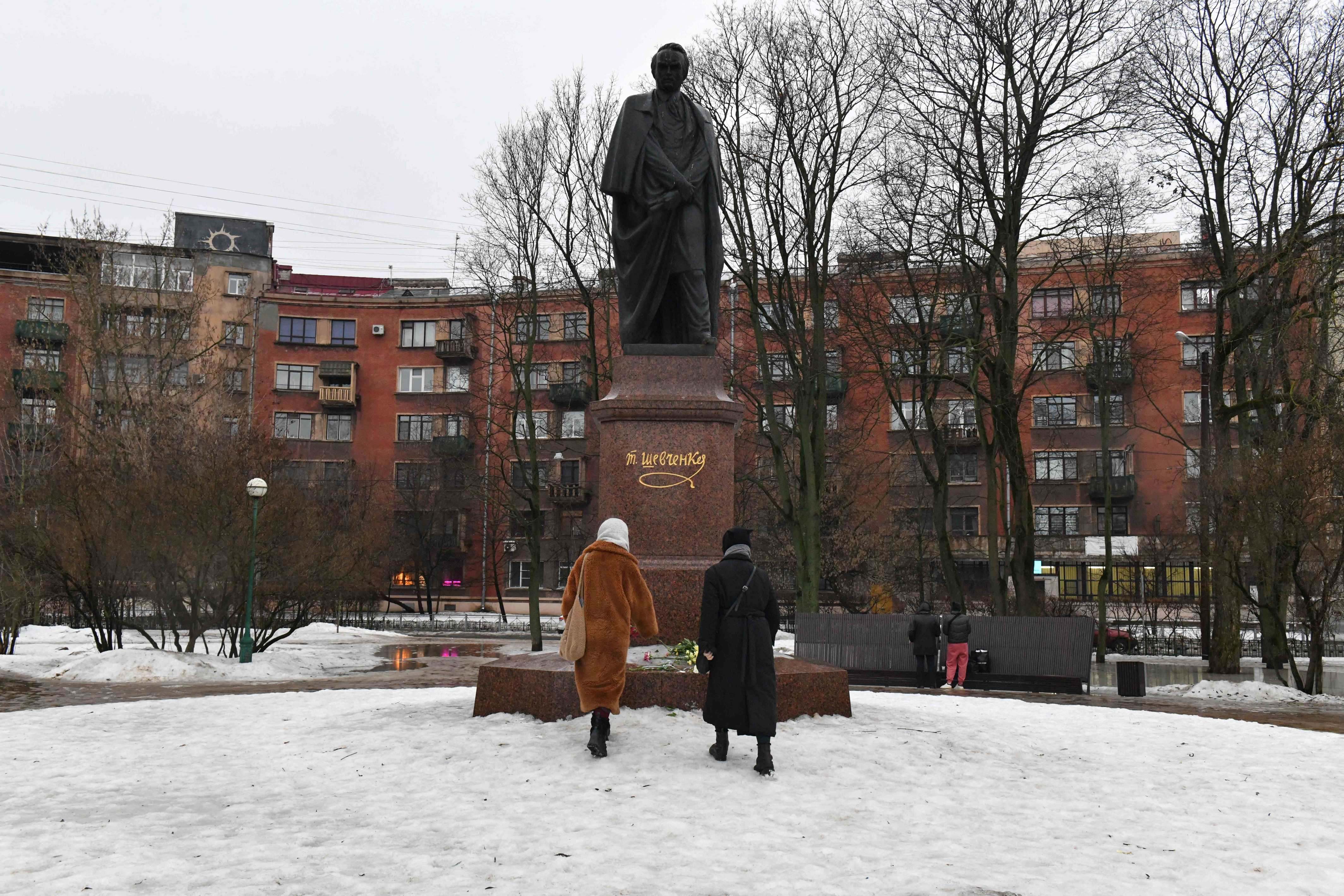 Хроника событий: тело Алексея отдали матери, в России прошли акции памяти -  Новости на русском языке